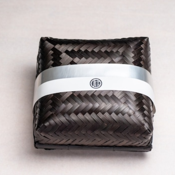 【予約商品】【贈答用・黒籠】佐康園の頑固みかん（2Sサイズ）　1kg